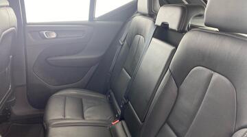 2019 Volvo 2.0 T4 Inscription Auto Euro 6 5-door (White) - Image: 35