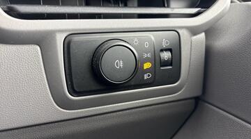 2025 Volkswagen 2.0 TDI T28 Commerce Plus FWD SWB Euro 6 5-door (White) - Image: 24