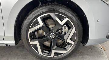 2025 Volkswagen TSI eHybrid 19.7kWh R-Line DSG Euro 6 5-door (Silver) - Image: 5