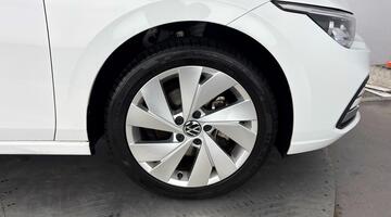 2023 Volkswagen TSI Style Euro 6 5-door (White) - Image: 5