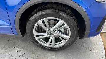 2025 Volkswagen TSI R-Line DSG Euro 6 5-door (Multicolour) - Image: 5