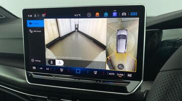 2025 Volkswagen 2.0 TSI R Black Edition DSG 4Motion Euro 6 5-door (White) - Image: 31