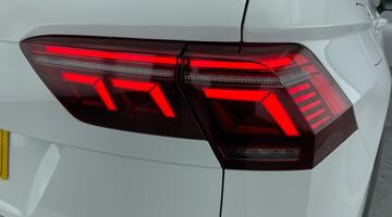 2022 Volkswagen 2.0 TSI R DSG 4Motion Euro 6 5-door (White) - Image: 36