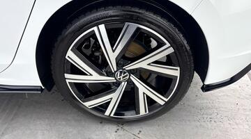 2024 Volkswagen ETSI MHEV R-Line DSG Euro 6 5-door (White) - Image: 33