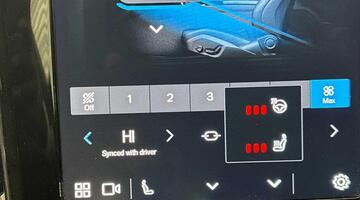 2025 Volvo 2.0 B4 MHEV Plus DCT Auto Euro 6 5-door (Blue) - Image: 40