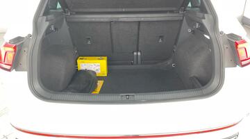 2022 Volkswagen 2.0 TDI R-Line DSG Euro 6 5-door (White) - Image: 31