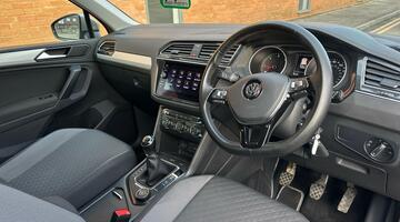 2020 Volkswagen 2.0 TDI Match 4Motion Euro 6 5-door (Grey) - Image: 6