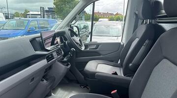 2025 Volkswagen 2.0 TDI CR35 Commerce RWD LWB High Roof Euro 6 5-door (White) - Image: 2