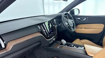 2021 Volvo 2.0 B5 MHEV Inscription Auto Euro 6 5-door (Black) - Image: 2