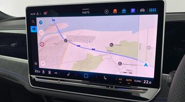 2025 Volkswagen 2.0 TSI R-Line DSG Euro 6 5-door (Black) - Image: 28