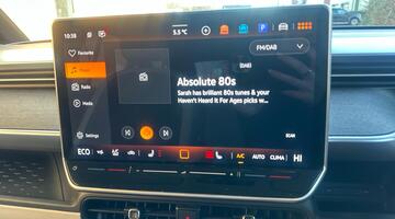 2025 Volkswagen Pro 79kWh Style Auto 5-door (SWB, 5Seat) (Green) - Image: 23