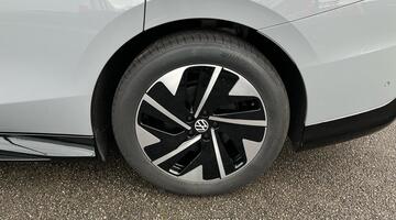 2025 Volkswagen Pro 77kWh Match Plus Fastback Auto 5-door (Grey) - Image: 30