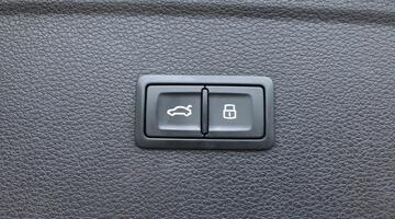 2018 Audi 2.0 TDI 40 S line S Tronic quattro Euro 6 5-door (Black) - Image: 23