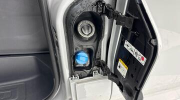 2025 Volkswagen 2.0 TDI T3Commerce Auto FWD SWB Euro 6 5-door (Grey) - Image: 33