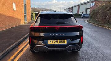 2025 CUPRA ETSI V2 DSG Euro 6 5-door (Black) - Image: 12