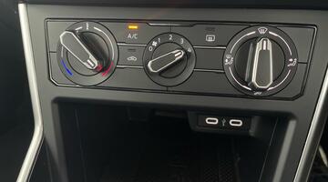 2023 Volkswagen 1.0 TSI Life Euro 6 5-door (Blue) - Image: 12