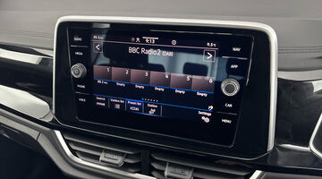 2025 Volkswagen TSI R-Line DSG Euro 6 5-door (White) - Image: 22