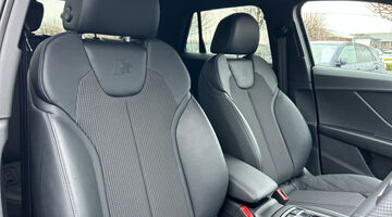 2025 Audi TFSI CoD 35 S line S Tronic Euro 6 5-door (Black) - Image: 12