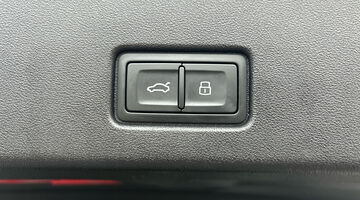 2025 Audi 45 S line Auto 5-door 82kWh (Blue) - Image: 21