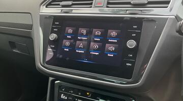 2023 Volkswagen TSI 13kWh R-Line DSG Euro 6 5-door (White) - Image: 7