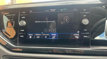 2024 Volkswagen 1.0 TSI Life DSG Euro 6 5-door (Black) - Image: 43