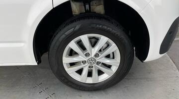 2024 Volkswagen 2.0 TDI T30 Highline Kombi DSG FWD SWB Euro 6 5-door (White) - Image: 5