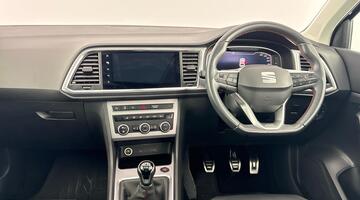 2022 SEAT 2.0 TDI FR Sport Euro 6 5-door (Black) - Image: 8