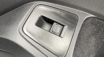 2021 Volkswagen 2.0 TDI Life DSG Euro 6 5-door (Grey) - Image: 20