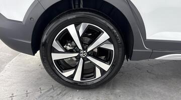 2025 Volkswagen 1.0 TSI Match DSG Euro 6 5-door (White) - Image: 22