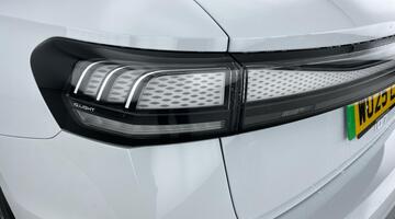 2025 Volkswagen Pro 77kWh Match Tourer Auto 5-door (White) - Image: 1