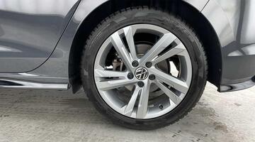 2023 Volkswagen ETSI MHEV R-Line DSG Euro 6 5-door (Grey) - Image: 32