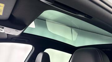 2022 Volkswagen Pro Performance 58kWh Family Auto 5-door (White) - Image: 36