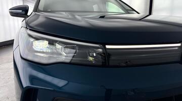 2025 Volkswagen 2.0 TDI Match DSG Euro 6 5-door (Blue) - Image: 40