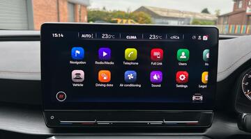 2022 CUPRA TSI V1 DSG Euro 6 5-door (Black) - Image: 27