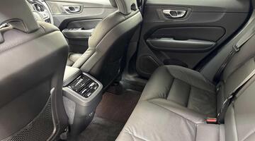 2025 Volvo 2.0 B5 MHEV Plus Auto Euro 6 5-door (White) - Image: 13