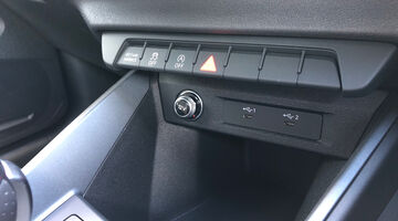 2025 Audi TFSI 35 S line Sportback S Tronic Euro 6 5-door (Black) - Image: 31