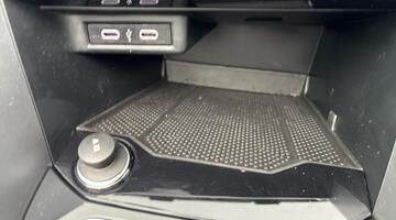 2022 Volkswagen TSI Style 2WD Euro 6 2-door (Multicolour) - Image: 25