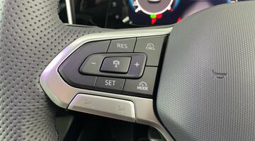 2025 Volkswagen ETSI MHEV R-Line DSG Euro 6 5-door (Grey) - Image: 23