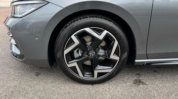 2025 Volkswagen ETSI MHEV R-Line DSG Euro 6 5-door (Grey) - Image: 30