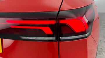 2025 Volkswagen ETSI MHEV Life DSG Euro 6 5-door (Red) - Image: 30