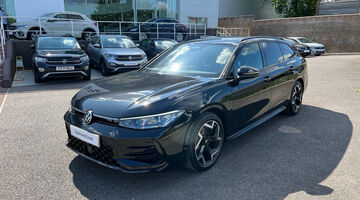 2025 Volkswagen ETSI MHEV R-Line DSG Euro 6 5-door (Black) - Image: 39