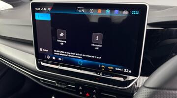 2025 Volkswagen TSI R-Line Euro 6 5-door (Black) - Image: 15