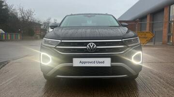 2024 Volkswagen TSI Style Euro 6 5-door (Black) - Image: 9