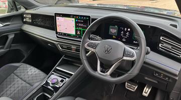 2025 Volkswagen ETSI MHEV R-Line DSG Euro 6 5-door (Grey) - Image: 6