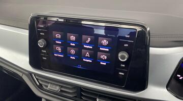 2022 Volkswagen TSI Life DSG Euro 6 5-door (White) - Image: 18