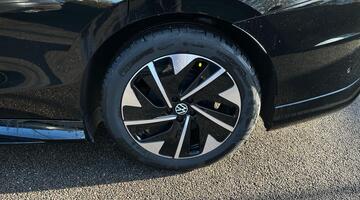 2025 Volkswagen Pro 77kWh Match Plus Fastback Auto 5-door (Black) - Image: 29