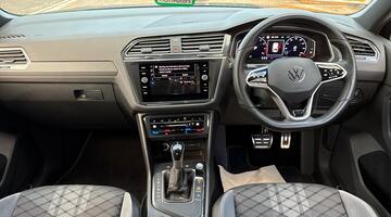 2023 Volkswagen TSI R-Line DSG Euro 6 5-door (Black) - Image: 8