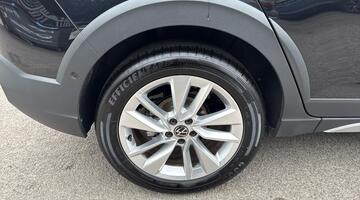 2025 Volkswagen 1.0 TSI Match DSG Euro 6 5-door (Black) - Image: 10