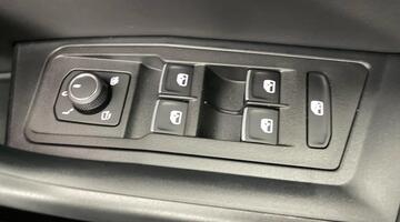 2025 Volkswagen TSI R-Line DSG Euro 6 5-door (Black) - Image: 19