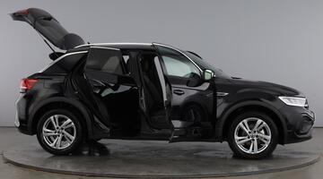 2025 Volkswagen TSI R-Line DSG Euro 6 5-door (Black) - Image: 10